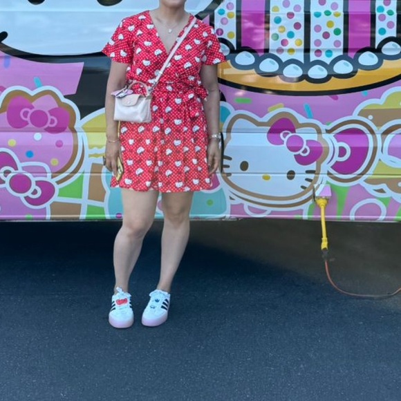 NEW WITH TAGS HELLO KITTY DRESS SANRIO/SHEIN ADULTS - Picture 9 of 9